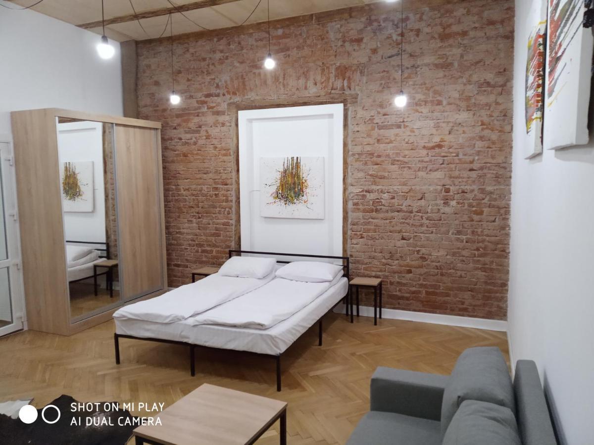 Gogol 14 Апартаменти В Історичному Центрі Міста อุชโฮรอด ภายนอก รูปภาพ